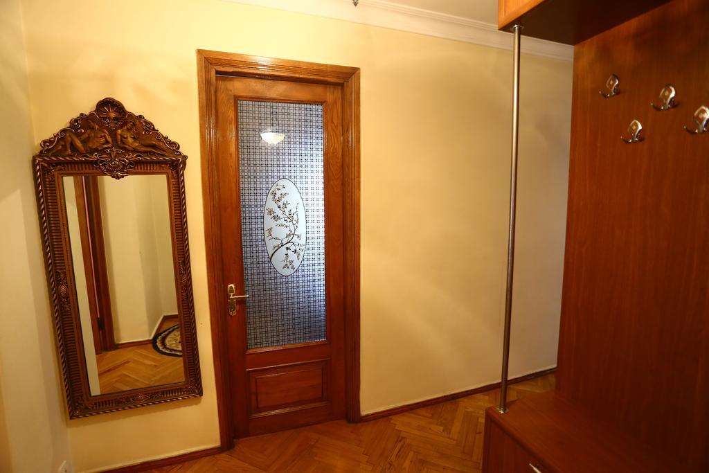 Inga'S Apartment Batumi Exterior photo